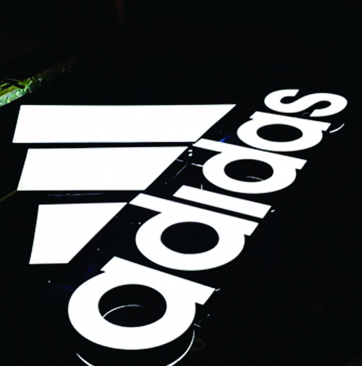 chữ nổi đèn led